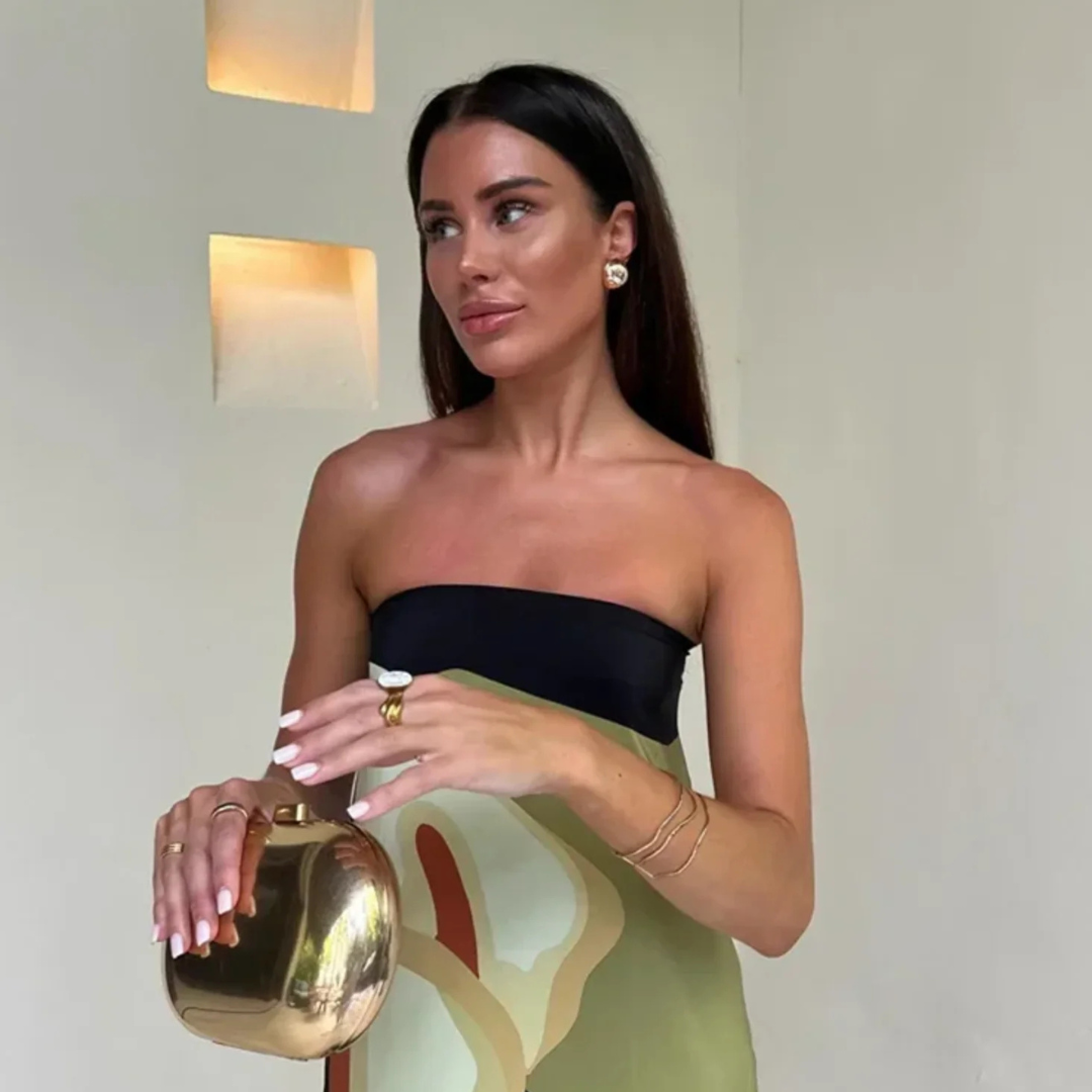 Paula - Vestido Elegante com Decote